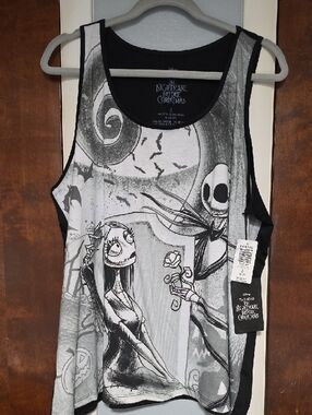 NWT SIZE 2 Torrid Gray & Black Disney Tim Burton Graphic Tank